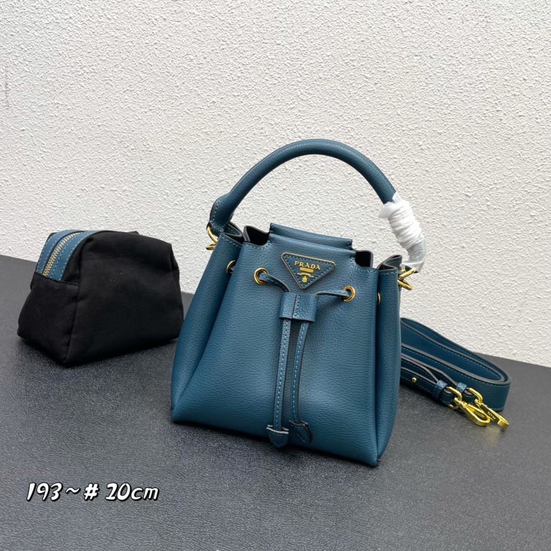 Pra*a top handle bags
